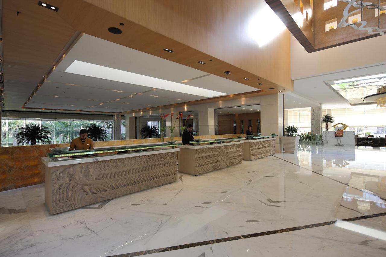 The Grand New Delhi Hotel Kültér fotó