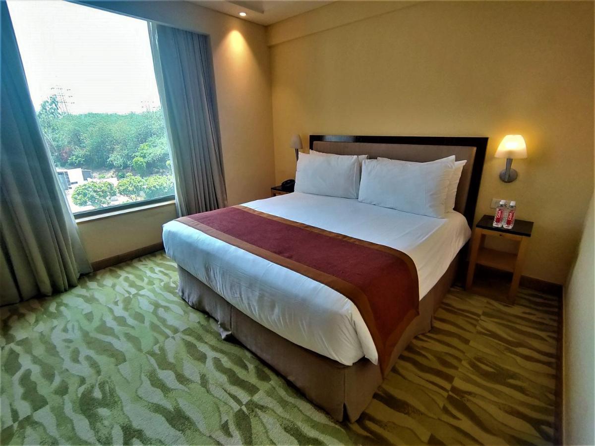 The Grand New Delhi Hotel Kültér fotó