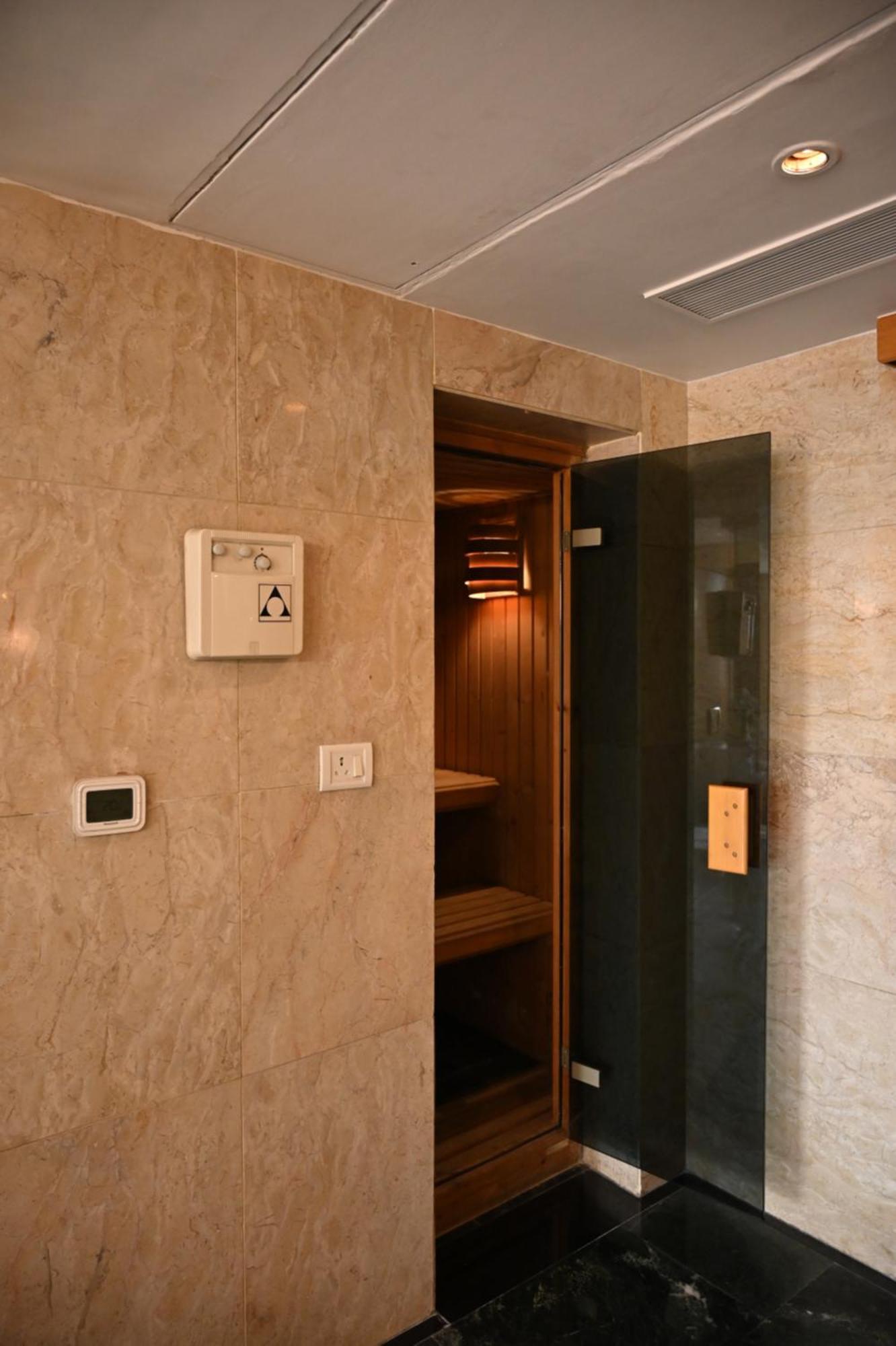 The Grand New Delhi Hotel Kültér fotó